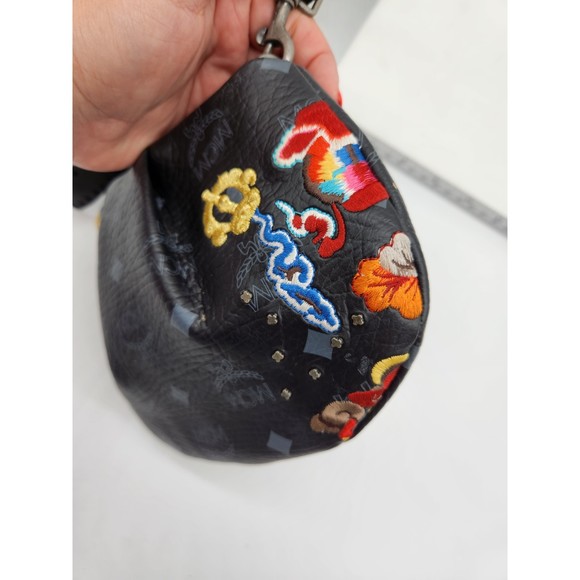 ❤️SOLD❤️*RARE* MCM Studded/Embroidered Wristlet 439MCMXEA - Picture 10 of 11